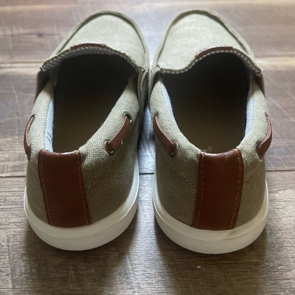 Magellan Outdoors Slip on Deck Shoes Sz Youth 2 - Picture 3 of 8